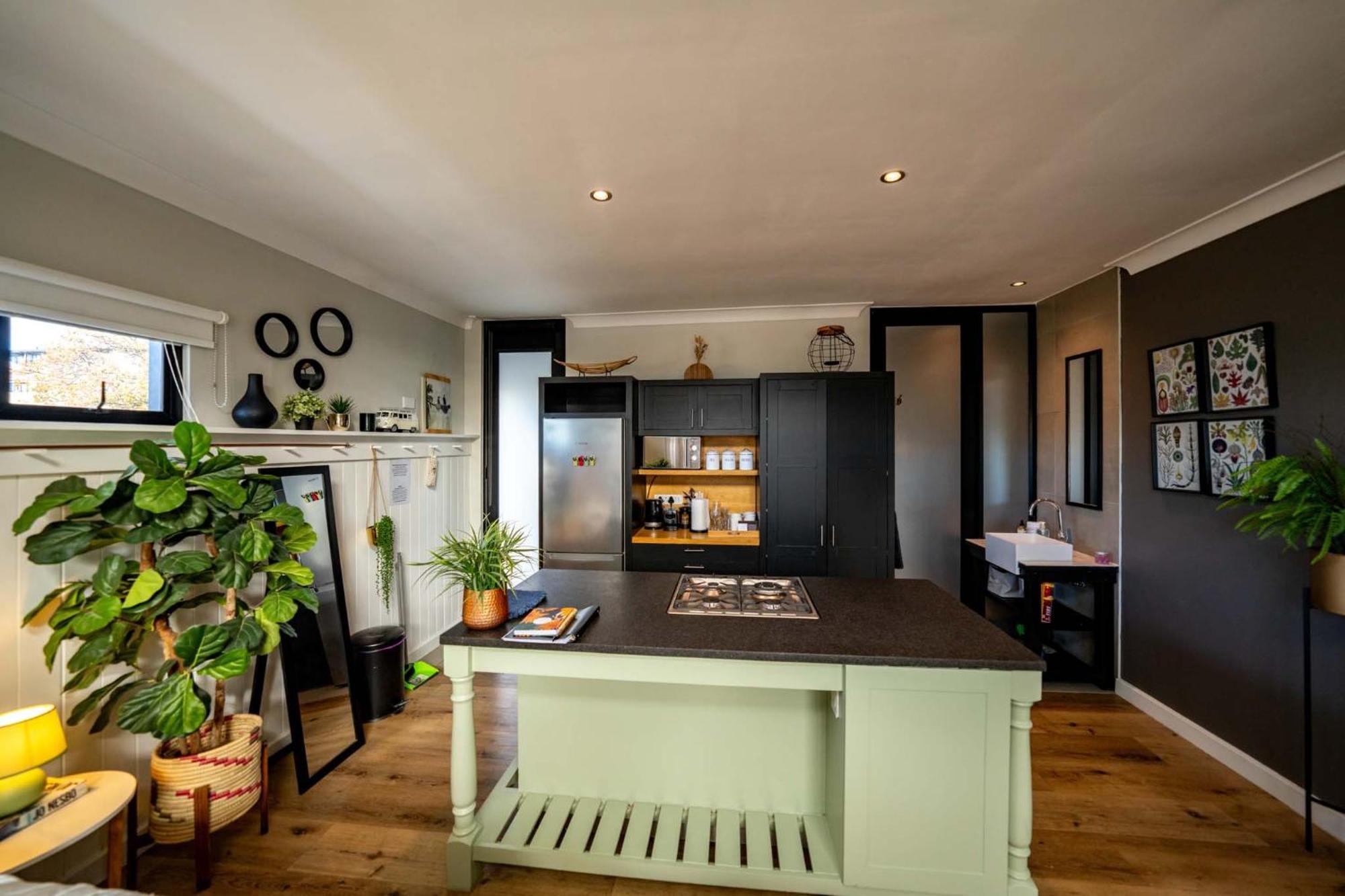Point's Nest - Indulge In An Urban Oasis
